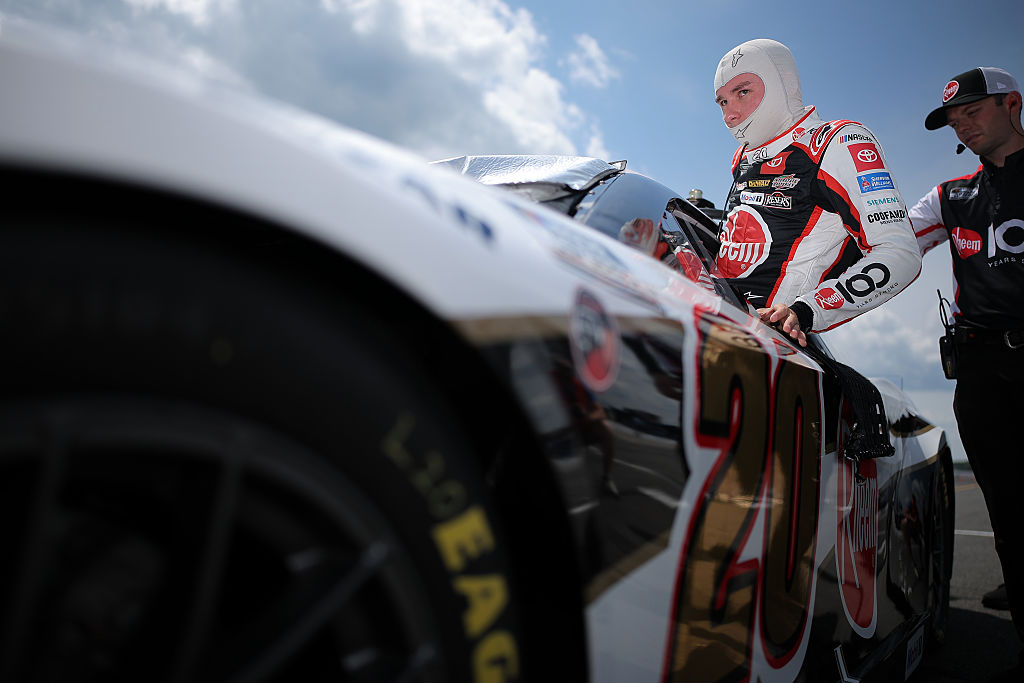 Logano takes tiebreaker Atlanta pole alongside Berry