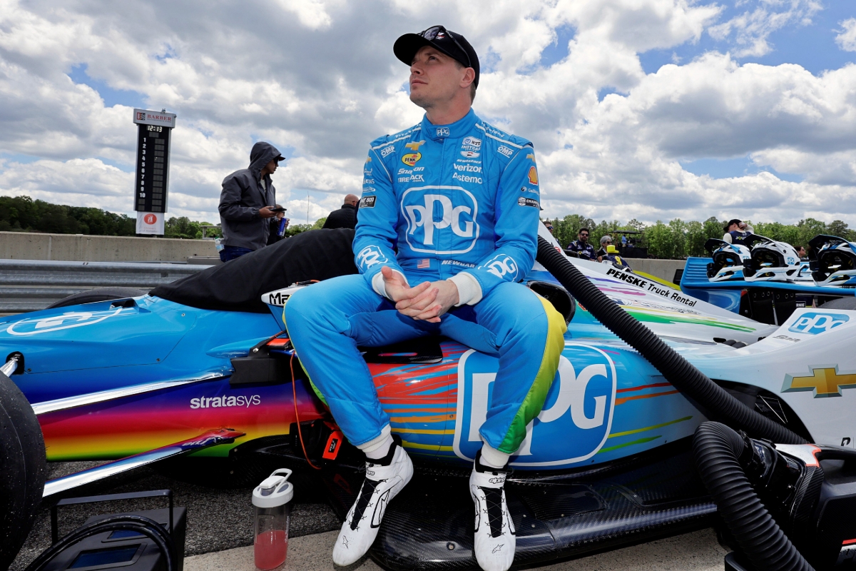 Newgarden leads delayed first IndyCar practice at WWTR
