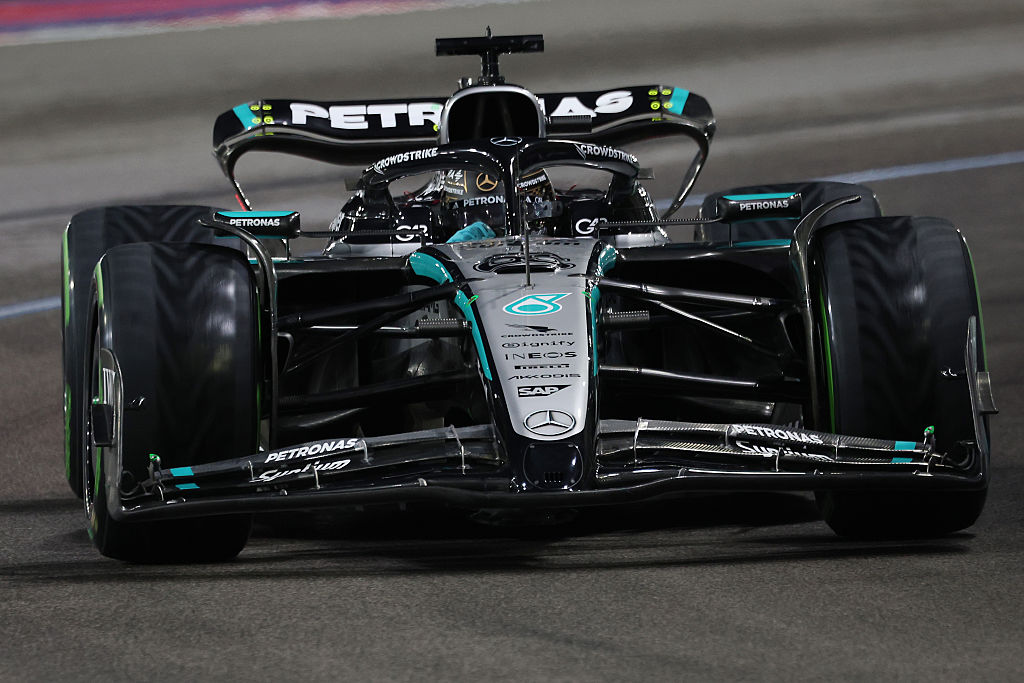 Russell makes his mark in wet-dry Las Vegas FP3